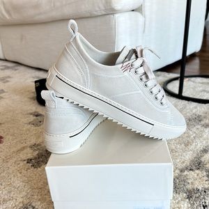 Represent Alpha Low vintage white suede size 10.5 men’s / 44 EU